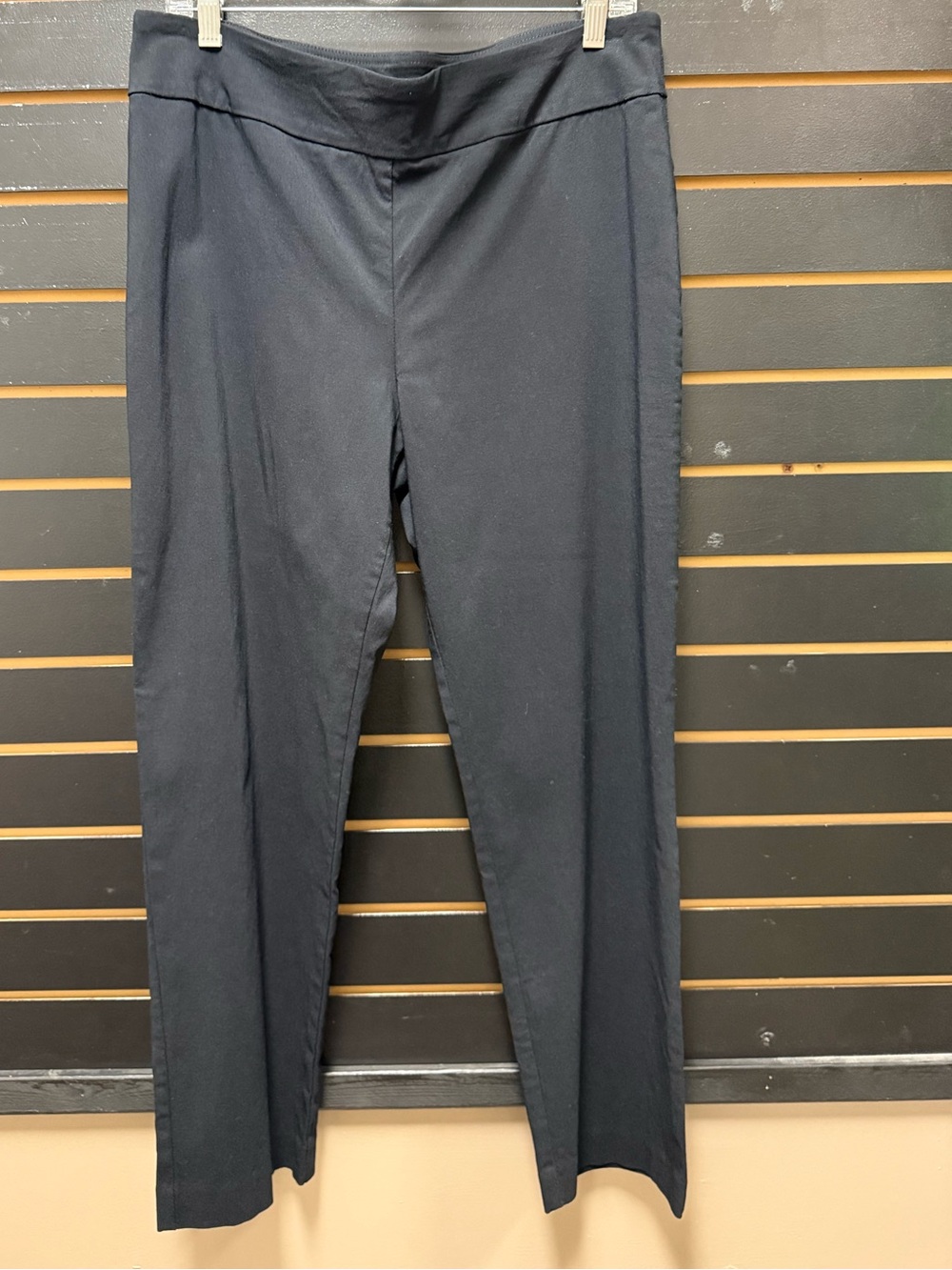 Dana Buchman Black Straight Leg Pull-On Pants Size Large Short Stretch